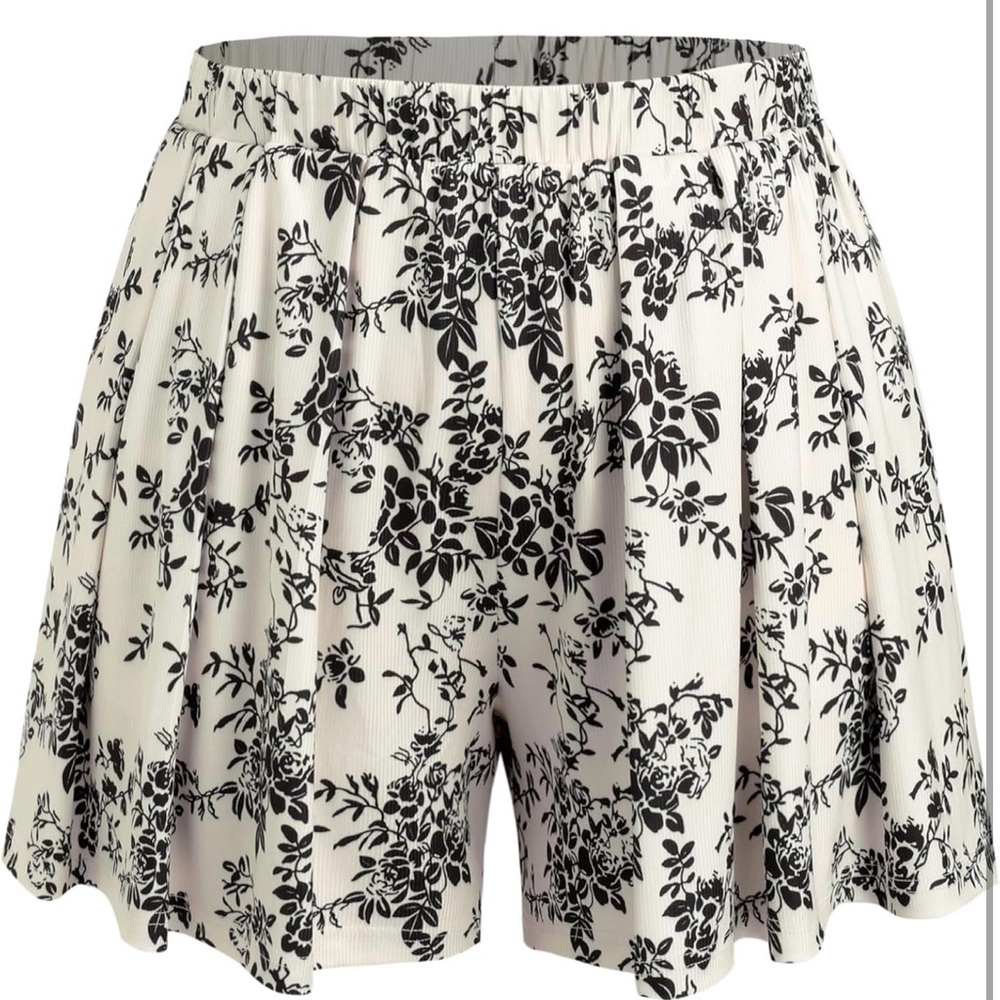 Cider Black and White Floral Women's Shorts